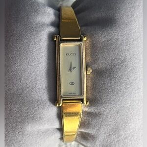 Gucci Watch 1500L women's GOLD PLATED 10 microns champagne watch.